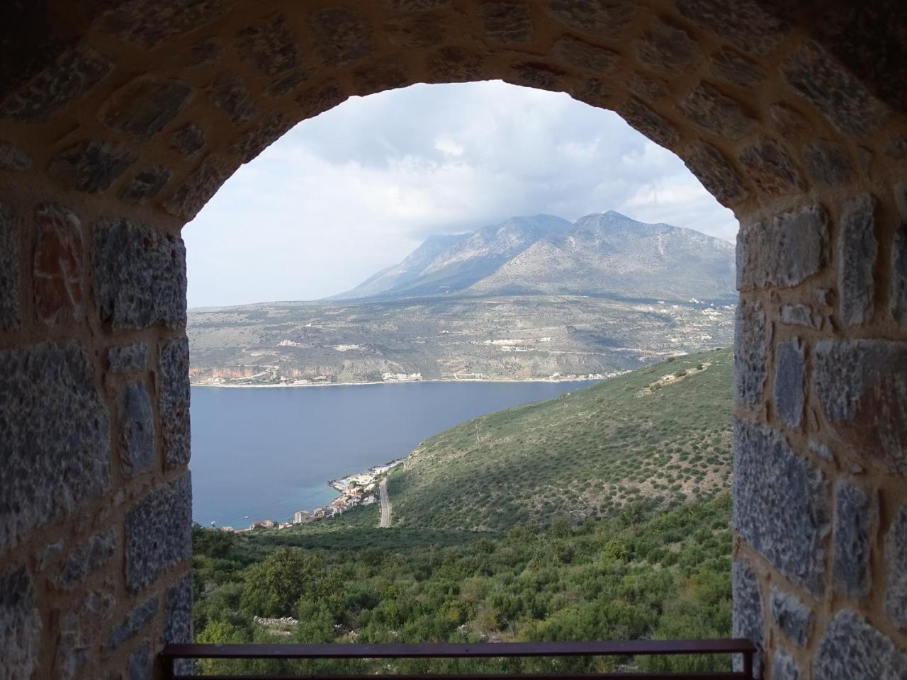 Hotel Sophia Limeni View Areopoli Exterior foto